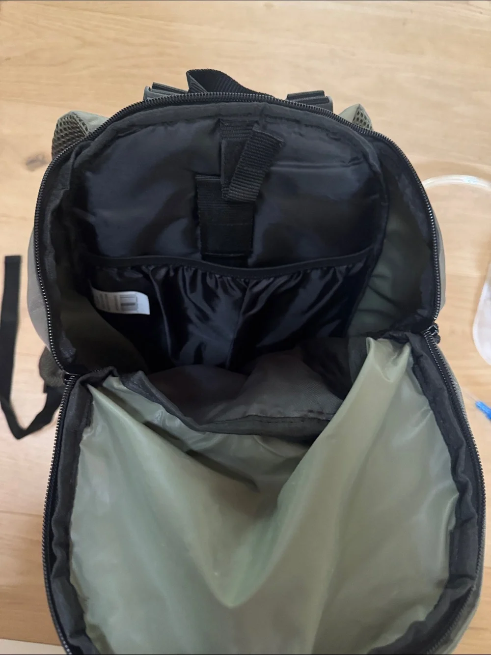 NWOT Outdoor Products Big Sur 28 L hydration backpack 3 L reservoir, green